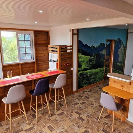 Hillview Studio Apartment La Trinite Luaran gambar