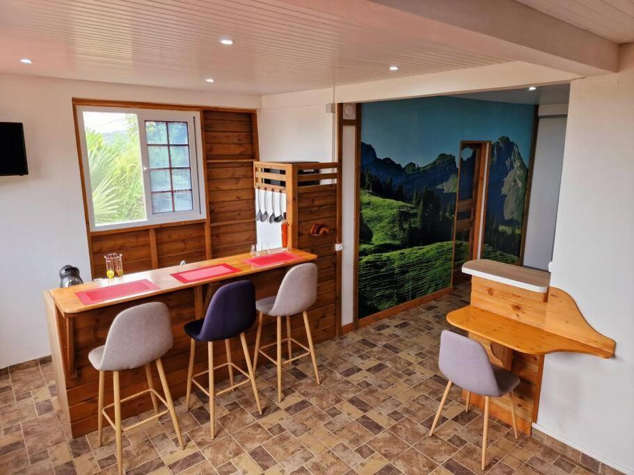 Hillview Studio Apartment La Trinite Luaran gambar